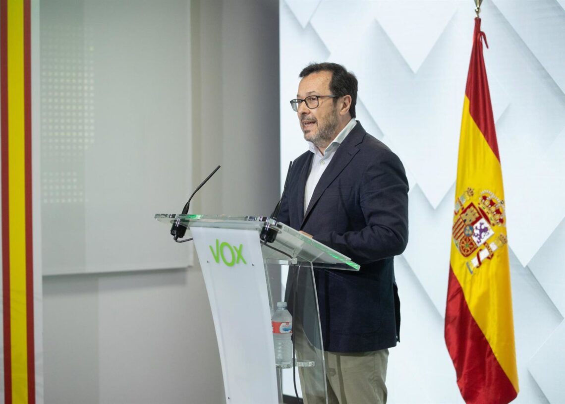 Archivo - El presidente de Vox en Madrid, José Antonio Fuster, durante una rueda de prensa, en la sede VOX, a 14 de julio de 2025, en Madrid (España). Alejandro Martínez Vélez - Europa Press - Archivo