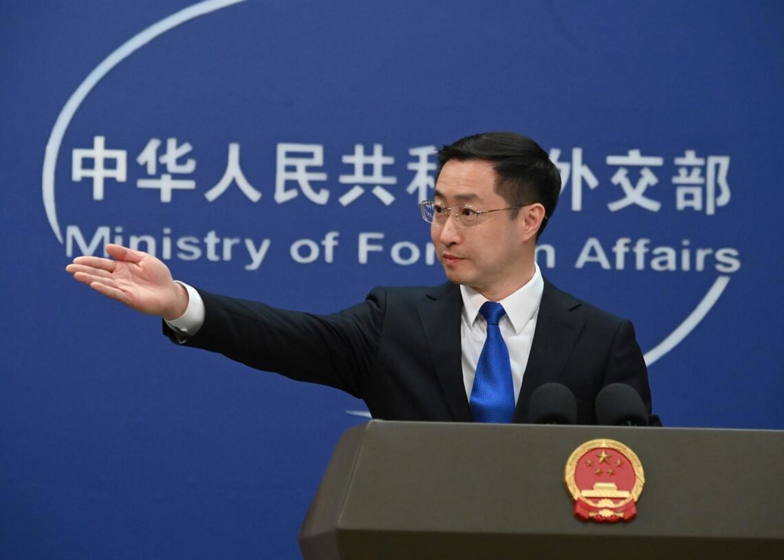 Archivo - El portavoz del Ministerio de Exteriores de China, Lin Jian, durante una rueda de prensa en Pekín (archivo)Johannes Neudecker/dpa - Archivo