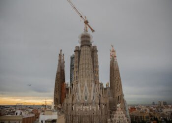 Archivo - Construcción de la torre de la Madre de Dios de la Sagrada Familia, a 21 de septiembre de 2021, en Barcelona, Cataluña, (España). Este 2021 los esfuerzos de las obras del templo se han centrado en finalizar la torre de la Madre de Dios de la SagDavid Zorrakino - Europa Press - Archivo