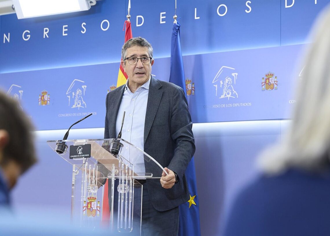 El portavoz del PSOE en el Congreso, Patxi López, durante una rueda de prensa posterior a la reunión de la junta de portavoces, en el Congreso de los Diputados, a 9 de septiembre de 2025, en Madrid (España).Jesús Hellín - Europa Press