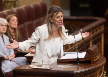 Archivo - La vicepresidenta segunda y ministra de Trabajo, Yolanda Díaz, interviene durante un pleno extraordinario, en el Congreso de los Diputados, a 9 de julio de 2025, en Madrid (España). Eduardo Parra - Europa Press - Archivo
