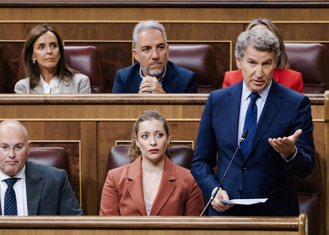 El presidente del PP, Alberto Núñez Feijóo, interviene durante un pleno en el Congreso de los Diputados, a 10 de septiembre de 2025, en Madrid (España).Carlos Luján - Europa Press