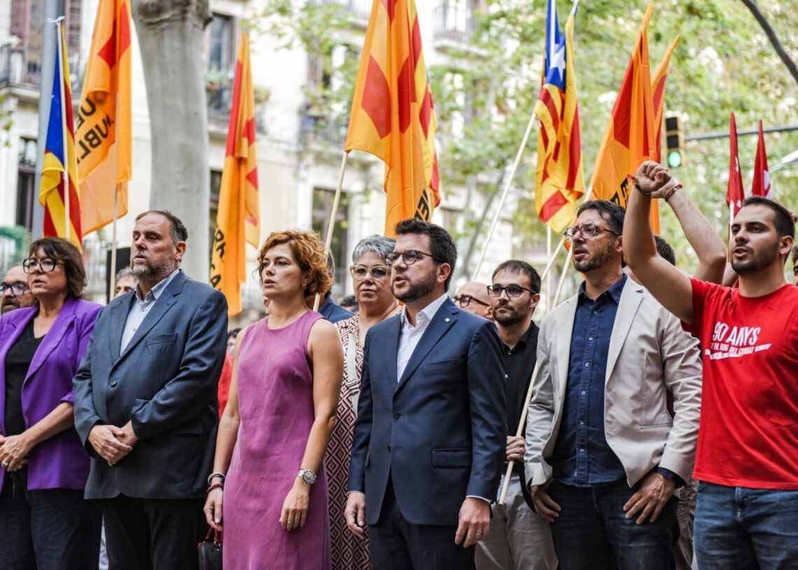 El presidente de ERC, Oriol Junqueras, encabeza la ofrenda floral de su partido al monumento Rafael de Casanova por la DiadaALBOERTO PAREDES - EUROPA PRESS
