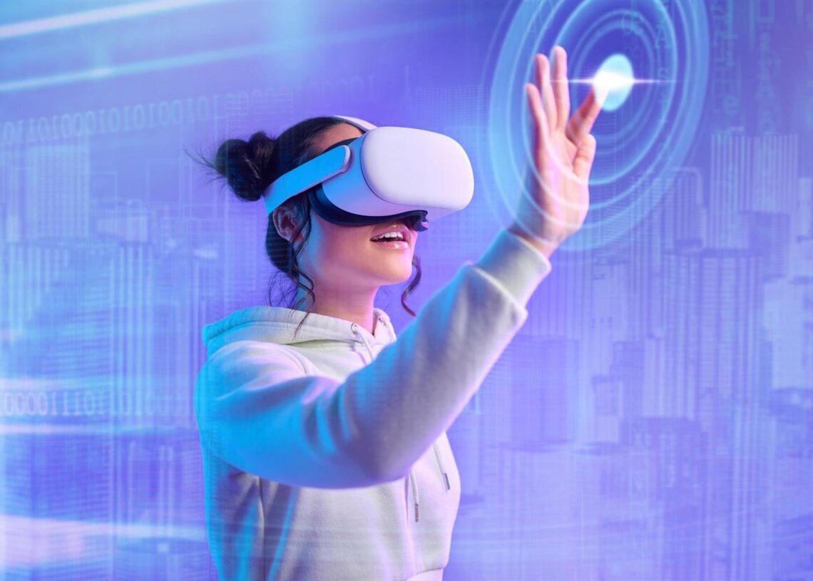 Imagen de recurso de una persona usando realidad virtual.UNIVERSIDAD NEBRIJA