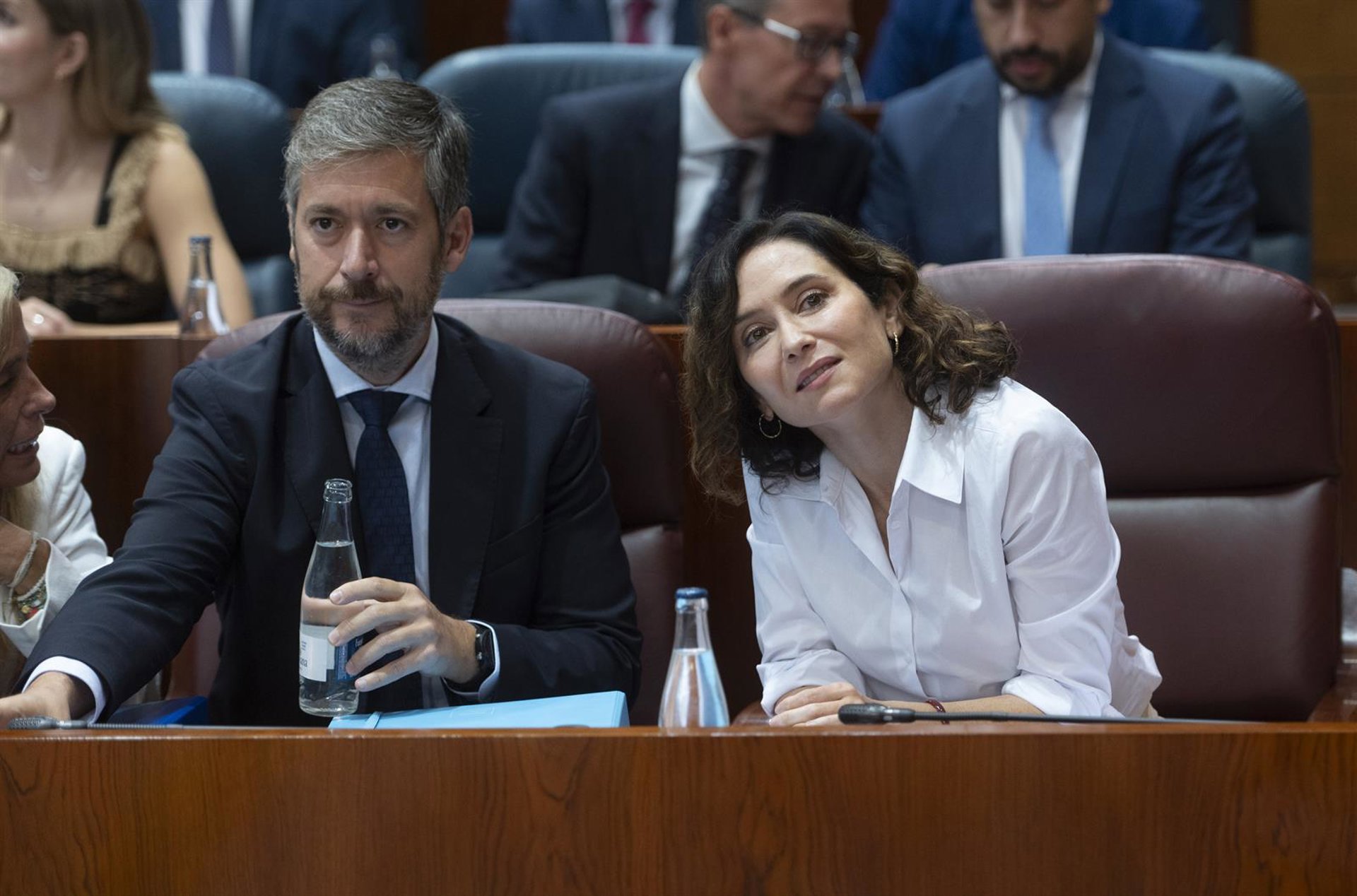 Ayuso denuncia la influencia de manifestaciones en La Vuelta y la presión a  los ciclistas | Demócrata