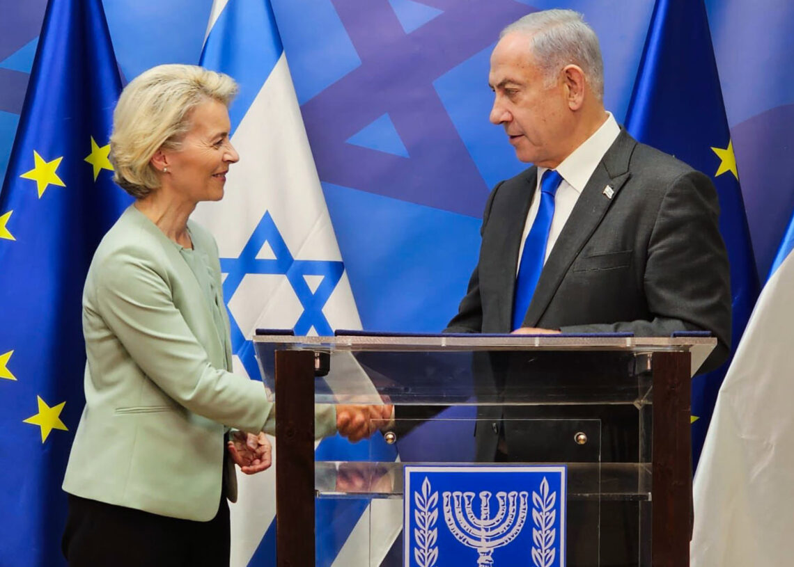 Archivo - La presidenta de la Comisión Europea, Ursula von der Leyen, y el primer ministro de Israel, Benjamin Netanyahu, en octubre de 2023-/GPO/dpa - Archivo