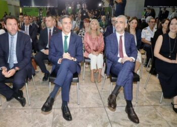 El presidente del Gobierno interviene en el acto de presentación de las inversiones propuestas por AENA junto al ministro de Transportes y Movilidad Sostenible, Óscar Puente, y el presidente de Aena, Maurici LucenaMINISTERIO DE TRANSPORTES Y MOVILIDAD SOSTENIBLE