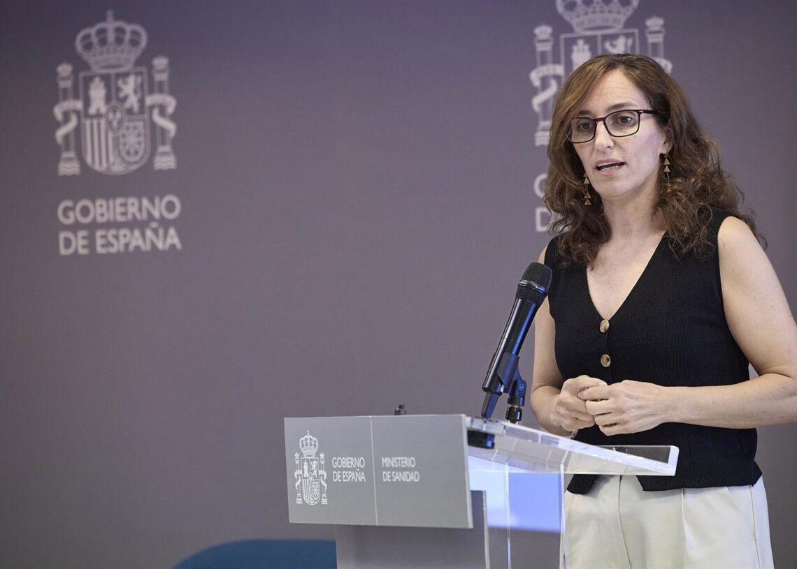 La ministra de Sanidad, Mónica García, durante una rueda de prensa tras presidir, de forma telemática, la reunión del Consejo Interterritorial del Sistema Nacional de Salud (CISNS), a 18 de septiembre de 2025, en Madrid (España). Durante la rueda de prensJesús Hellín - Europa Press