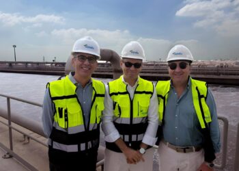 Santiago Lafuente, CEO de Aqualia, José Enrique Bofill, Area Manager de Aqualia y el jefe de la depuradora de Abu Rawash.AQUALIA