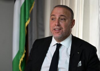 El jefe de la legación diplomática de Palestina en Reino Unido, Husam Zomlot, durante una entrevista (archivo)Europa Press/Contacto/Justin Tallis