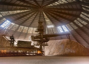 Archivo - Instalaciones de producción de cementoOFICEMEN - Archivo