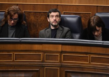 Archivo - El ministro de Derechos Sociales, Consumo y Agenda 2030, Pablo Bustinduy, durante un pleno en el Congreso de los Diputados, a 13 de noviembre de 2024, en Madrid (España).Fernando Sánchez - Europa Press - Archivo