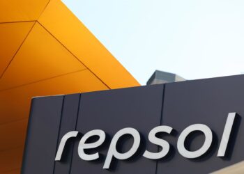 Archivo - Una estación de servicio Repsol con la nueva imagen de marca, a 27 de junio de 2025, en Madrid (España). Repsol ha estrenado su nueva imagen de marca para adaptarla a la estrategia de la compañía. La nueva identidad visual será implementada en lMarta Fernández - Europa Press - Archivo