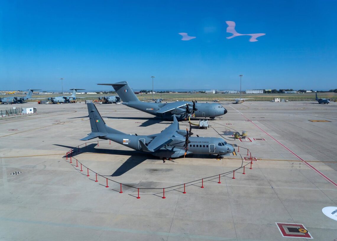 Archivo - Avión C295 adquirido por la India antes de su primer vuelo, a 13 de septiembre de 2023, en Sevilla, (Andalucía, España).Francisco J. Olmo - Europa Press - Archivo