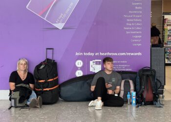 Usuarios esperan en la terminal 4 del aeropuerto de Hathrow tras los problemas causados por un ciberataqueMaja Smiejkowska/PA Wire/dpa