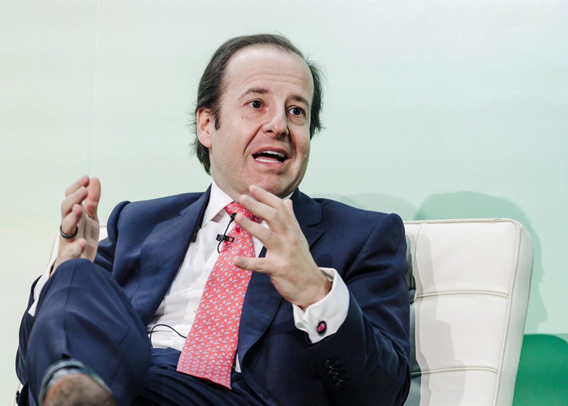 Archivo - El director general de Banca Privada, Gestión de Activos y Seguros en Banco Santander, Víctor Matarranz, interviene en la mesa redonda: 'Inversión sostenible', durante el encuentro Finresp 2023, en el Auditorio Rafael del Pino, a 1 de marzo de 2Carlos Luján - Europa Press - Archivo