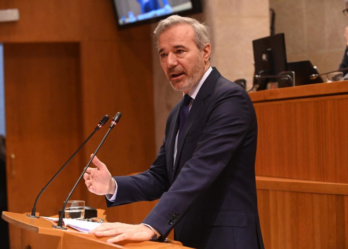 El presidente del Gobierno de Aragón, Jorge Azcón, interviene durante el segundo día del debate de política general sobre el estado de la Comunidad autónoma de Aragón,, en las Cortes de Aragón, a 25 de septiembre de 2025, en Zaragoza, Aragón (España). La Ramón Comet - Europa Press