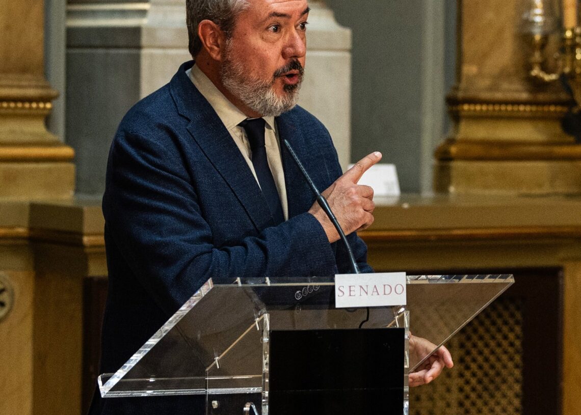 El portavoz del PSOE en el Senado, Juan Espadas, durante una rueda de prensa, en el Senado, a 4 de septiembre de 2025, en Madrid (España). Ricardo Rubio - Europa Press