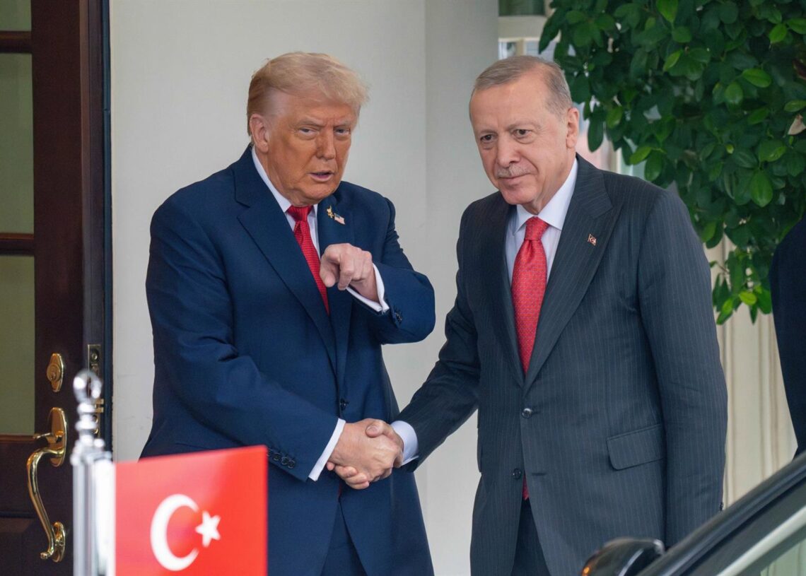 Imagen de archivo de los presidentes de EEUU y Turquía, Donald Trump y Recep Tayyip Erdogan, respectivamente.Europa Press/Contacto/Joey Sussman