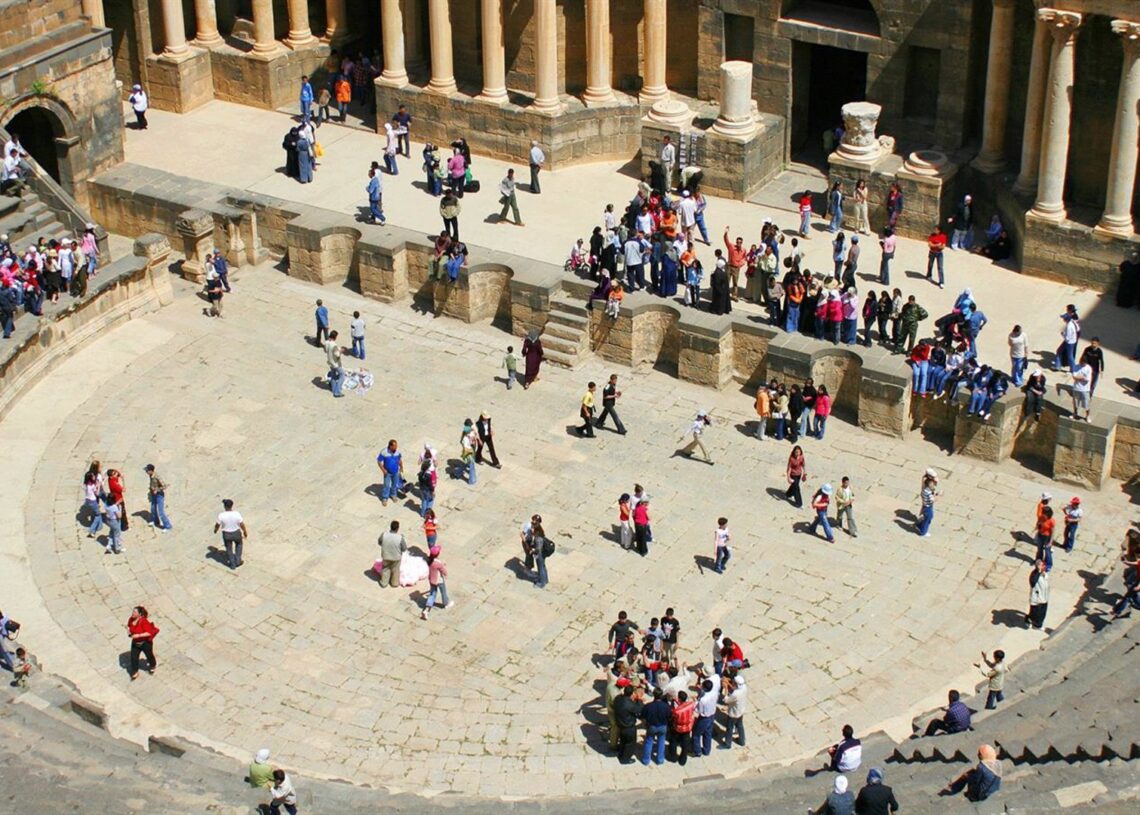 Archivo - Turistas.OMT - Archivo