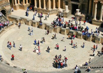 Archivo - Turistas.OMT - Archivo