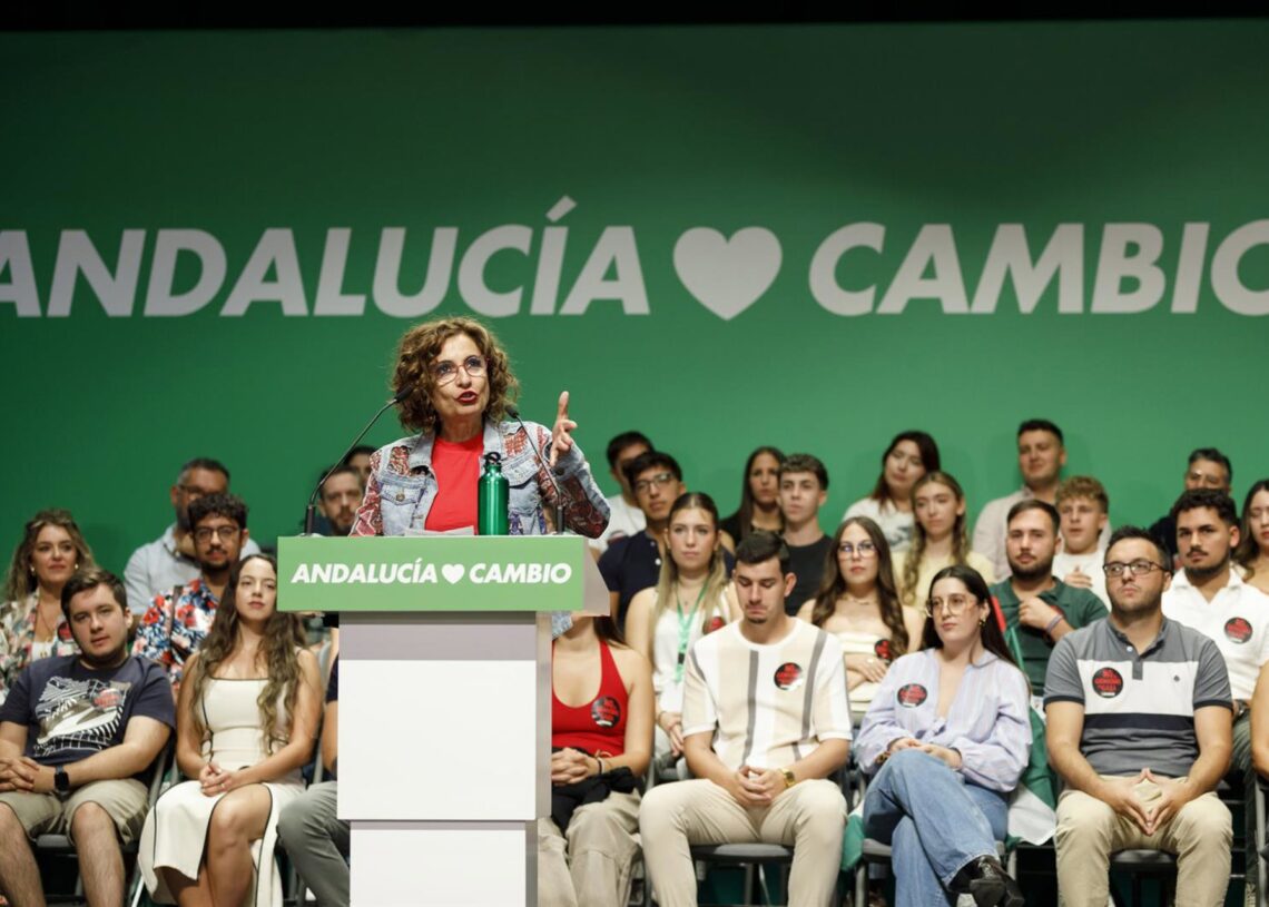 La vicepresidenta primera y ministra de Hacienda y secretaria general del PSOE-A, María Jesús Montero, este sábado en un acto público en Maracena (Granada).ÁLEX CÁMARA/EUROPA PRESS