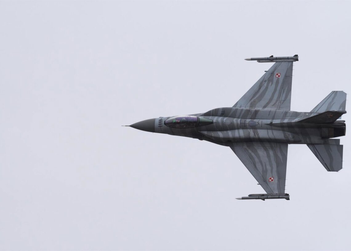 Archivo - F-16C Fighting Falcon del 'Tigers Demo Team' de la Fuerza Aérea de Polonia (archivo)Europa Press/Contacto/Cover Images - Archivo