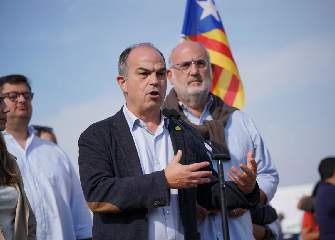 El secretario general de Junts, Jordi Turull, interviene durante la celebración del 'Alderdi Eguna', a 28 de septiembre de 2025, en Foronda, Álava, País Vasco (España). El Alderdi Eguna es el día del Partido Nacionalista Vasco, que se celebra anualmente dIñaki Berasaluce - Europa Press