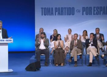 El líder del PP, Alberto Núñez Feijóo, junto a los presidentes autonómicos del PP en Murcia.EUROPA PRESS