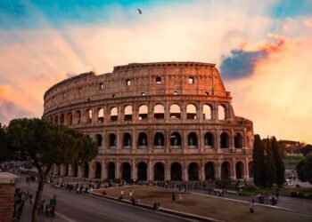 Archivo - Coliseo al atardecerCIVITATIS - Archivo