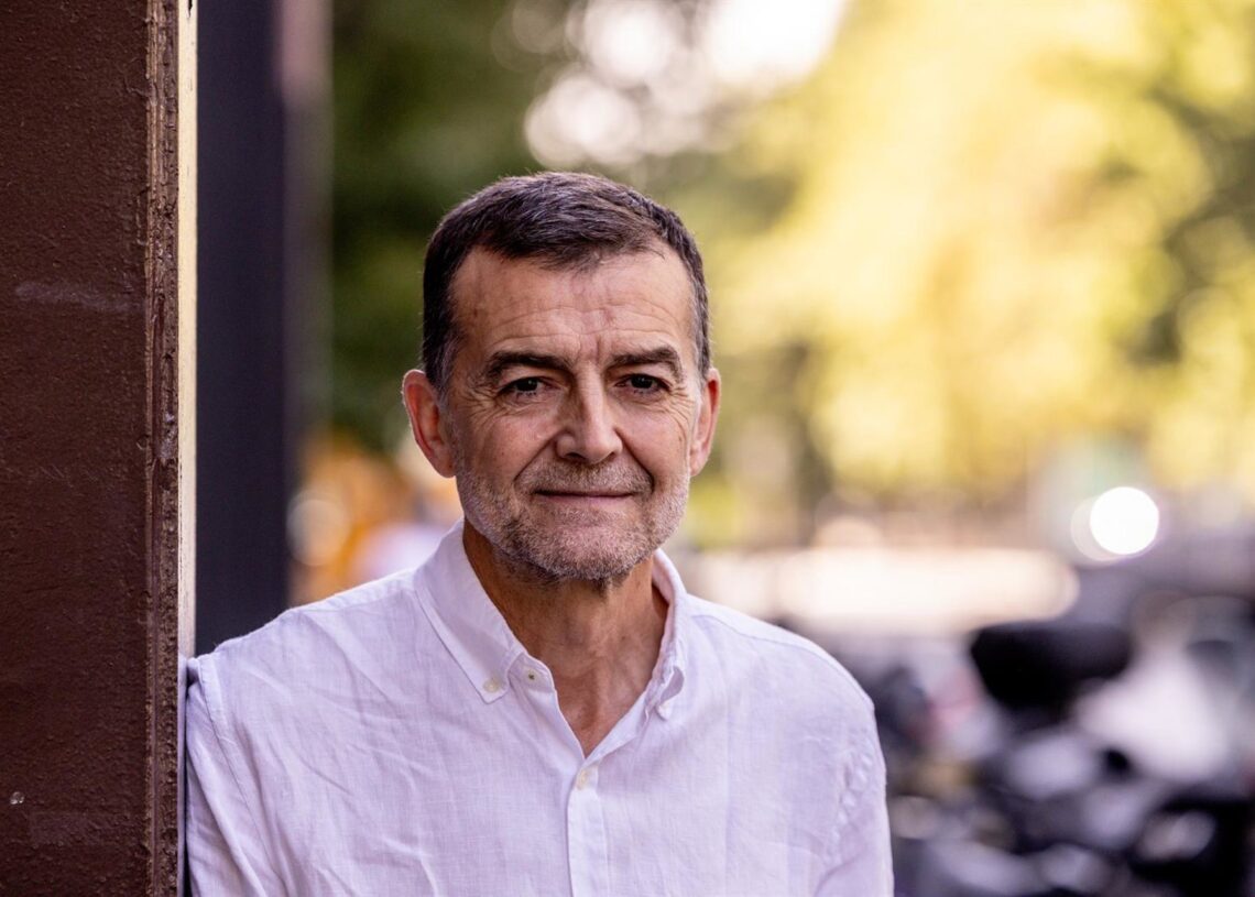 Archivo - El coordinador federal de IU, Antonio Maíllo, posa para Europa Press, a 7 de agosto de 2025, en Madrid (España). Ricardo Rubio - Europa Press - Archivo
