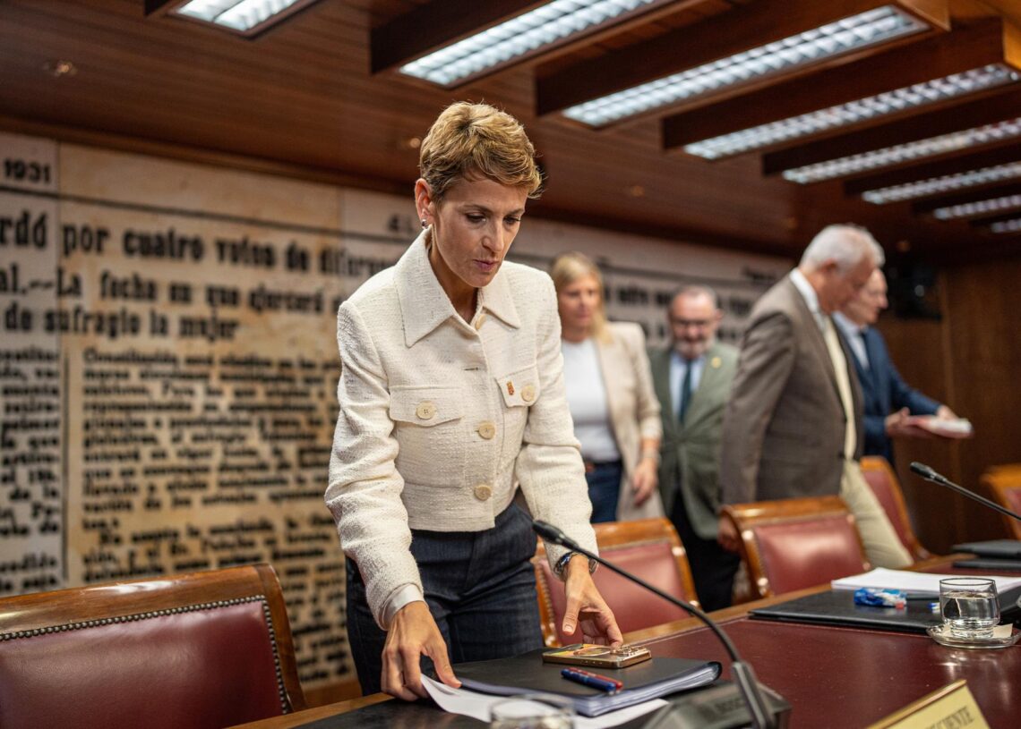 La presidenta del Gobierno de Navarra, María Chivite Navascués, comparece ante la Comisión de Investigación sobre los contratos, licencias, concesiones, ayudas y otras operaciones del Gobierno y del sector público.Gabriel Luengas - Europa Press