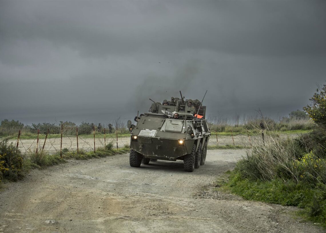 Archivo - Un vehículo militar durante un ejercicio, a 21 de marzo de 2024, en Ceuta (España). Antonio Sempere - Europa Press - Archivo
