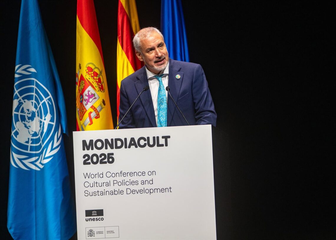 El subdirector general de Cultura de la UNESCO, Ernesto Ottone Ramírez, interviene durante la primera jornada de la conferencia Mondiacult.Lorena Sopêna - Europa Press