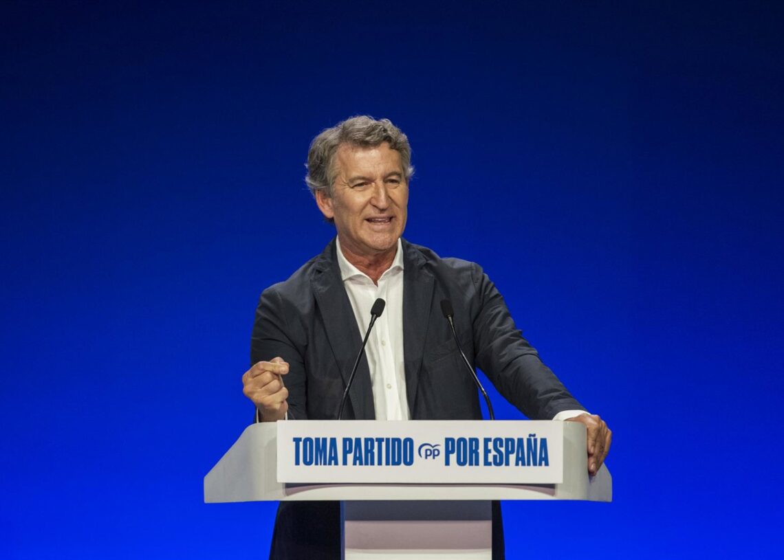 El presidente del Partido Popular, Alberto Núñez Feijóo, interviene durante la clausura del acto de presentación de la ‘Declaración de la Región de Murcia’, en el Teatro Circo de Murcia, a 28 de septiembre de 2025, en Murcia (España). Víctor Fernández - Europa Press