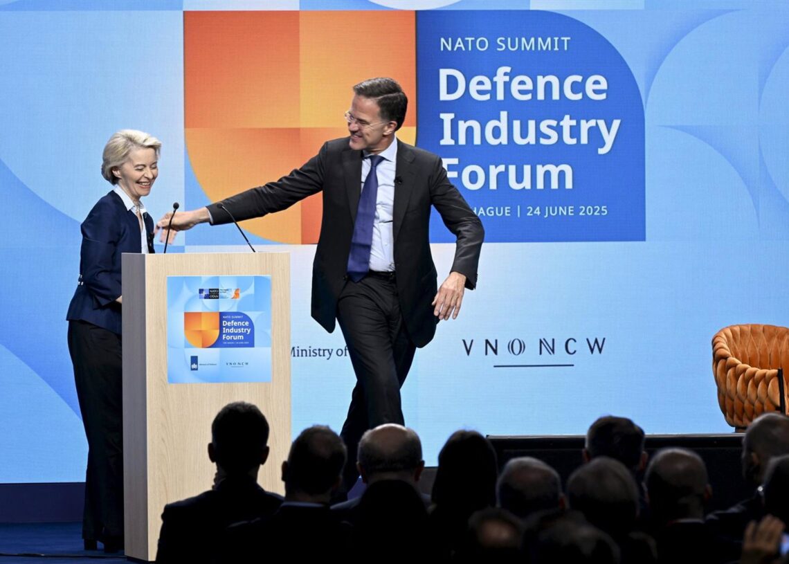 Archivo - La presidenta de la Comisión Europea, Ursula von der Leyen, y el secretario general de la OTAN, Mark Rutte, en el marco de la cumbre de la OTAN. Emmi Korhonen/Lehtikuva/dpa - Archivo