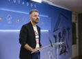 El diputado de Sumar Alberto Ibáñez durante una rueda de prensa anterior a la reunión de la junta de portavoces, en el Congreso de los Diputados, a 9 de septiembre de 2025, en Madrid (España).Jesús Hellín - Europa Press