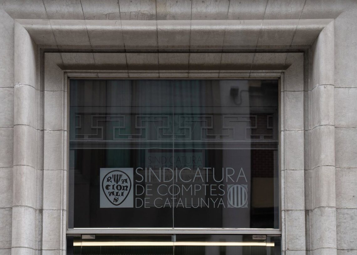Archivo - Fachada de la sede de la sindicatura de Cuentas en Vía Laietana 60, a 9 de febrero de 2024, en Barcelona, Catalunya (España)David Zorrakino - Europa Press - Archivo