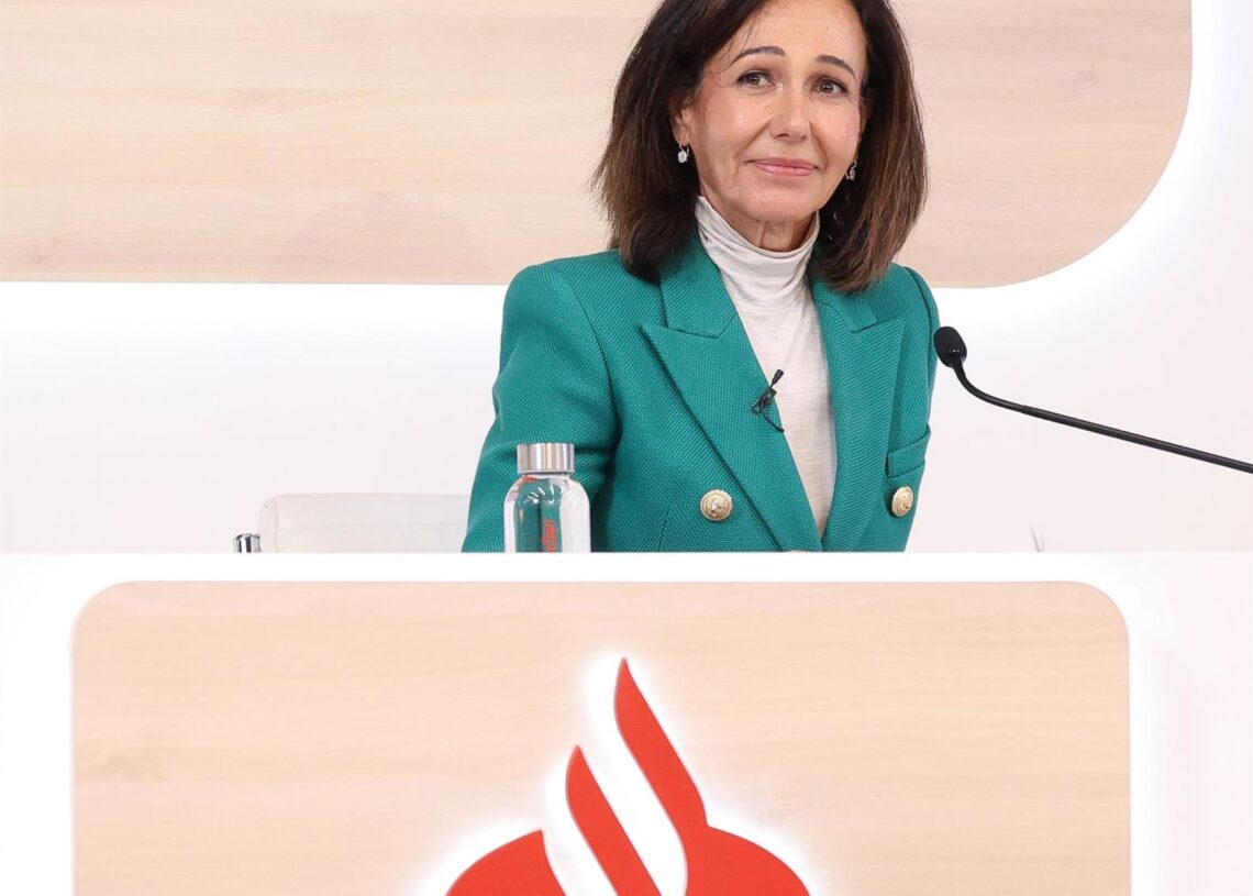 Archivo - La presidenta del Banco Santander, Ana Botín, a 5 de febrero de 2025, en Boadilla del Monte, Madrid (España).Marta Fernández - Europa Press - Archivo