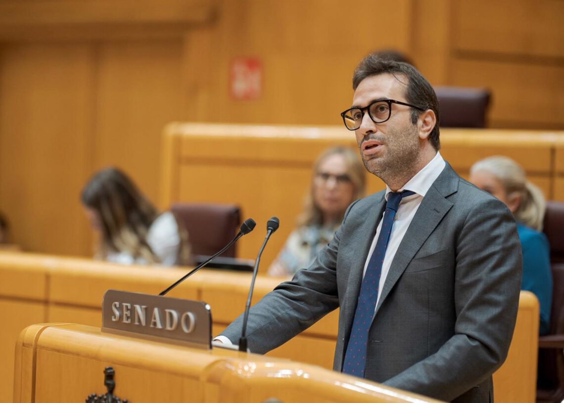 El ministro de Economía, Comercio y Empresa, Carlos Cuerpo, durante una sesión de control al Gobierno, en el Senado, a 30 de septiembre de 2025, en Madrid (España). Diego Radamés - Europa Press