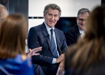 El presidente del Partido Popular, Alberto Núñez Feijóo, participa en ‘La Razón de’, en la sede de La Razón, a 30 de septiembre de 2025, en Madrid (España). A. Pérez Meca - Europa Press