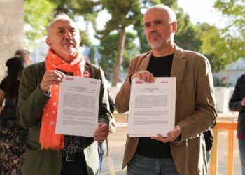 El secretario general de UGT, Pepe Álvarez (i), y su homólogo en CCOO, Unai Sordo (d), tras registrar la jornada de paros. CCOO.