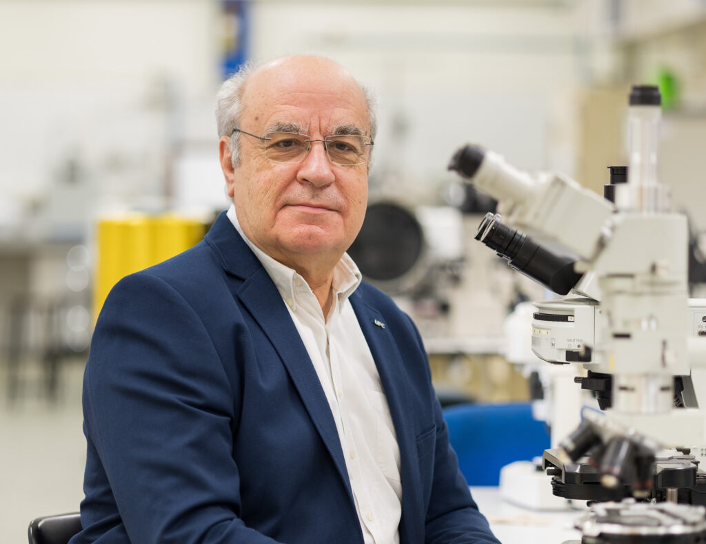 Enric Carrera es doctor en Ingeniería Social y profesor emérito de la Universidad Politécnica de Cataluña. Enric Carrera.