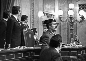 (Foto de ARCHIVO)
23 FEBRERO 1981 - MADRID, ESPAÑA: El teniente coronel de la Guardia Civil, Antonio Tejero, accede al Congreso de los Diputados durante la segunda votación de investidura de Leopoldo Calvo Sotelo como presidente del Gobierno