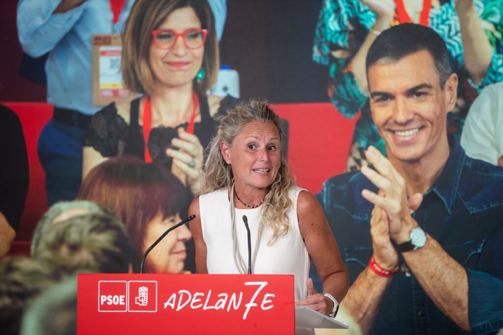 La portavoz del PSOE, Montse Mínguez, durante una rueda de prensa posterior a la reunión de la CEF-PSOE en la sede de Ferraz, a 7 de julio de 2025. Alejandro Martínez Vélez/Europa Press.