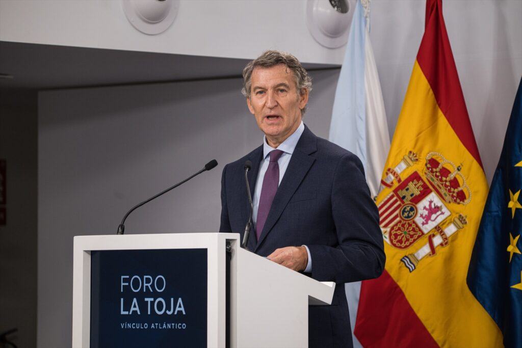 El presidente del Partido Popular, Alberto Núñez Feijóo, durante la segunda jornada del ‘Foro de La Toja - Vínculo Atlántico’ 2025, el 3 de octubre de 2025. Elena Fernández/Europa Press.