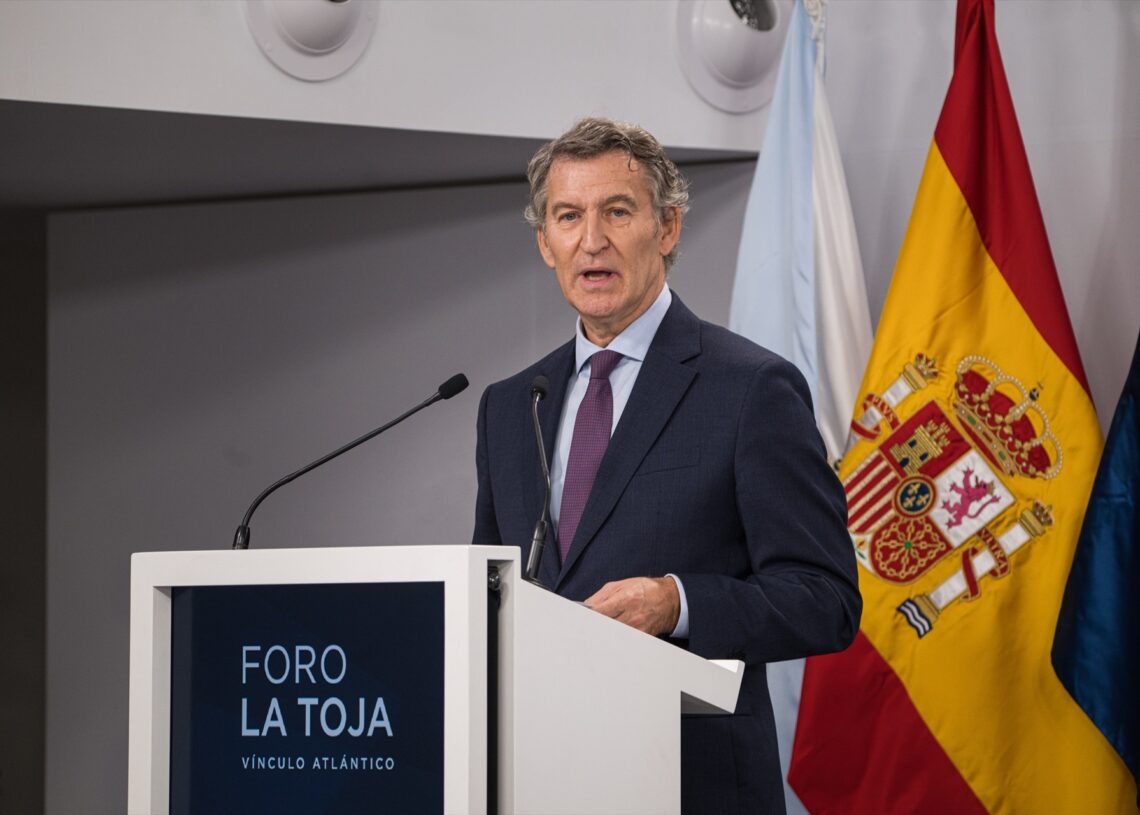El presidente del Partido Popular, Alberto Núñez Feijóo, durante la segunda jornada del ‘Foro de La Toja - Vínculo Atlántico’ 2025, el 3 de octubre de 2025. Elena Fernández/Europa Press.