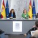 (I-D) El ministro de Transformación Digital y Función Pública, Óscar López; la ministra de Sanidad, Mónica García; la ministra de Educación, Formación Profesional y Deportes y portavoz del Gobierno, Pilar Alegría, y la ministra de Ciencia, Innovación y Universidades, Diana Morant, durante una rueda de prensa tras la reunión del Consejo de Ministros, en el Palacio de la Moncloa, a 7 de octubre de 2025, en Madrid (España). 
Alberto Ortega / Europa Press
07/10/2025