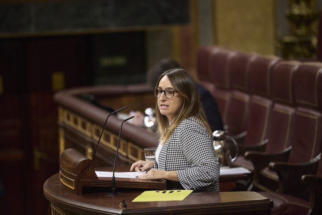 La diputada de ERC, Etna Estrems, durante una sesión de control al Gobierno, en el Congreso | Jesús Hellín (Europa Press).