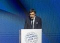 El escritor Juan del Val durante la gala de entrega del Premio Planeta de novela 2025  Museu Nacional d’Art de Catalunya (MNAC), a 15 de octubre de 2025, en Barcelona, Cataluña (España). La edición 2025 de los Premios Planeta, el más prestigioso y mejor dotado de la literatura española, bate récord con 1.320 obras presentadas. Hoy se conocerá el ganador del galardón, que recibirá un millón de euros y el finalista, 200.000. Las obras finalistas exploran temas actuales, con presencia destacada de jóvenes autores y diversidad de géneros.

LORENA SOPENA / Europa Press
PLANETA;PREMIOS PLANETA;CATALUÑA
15/10/2025